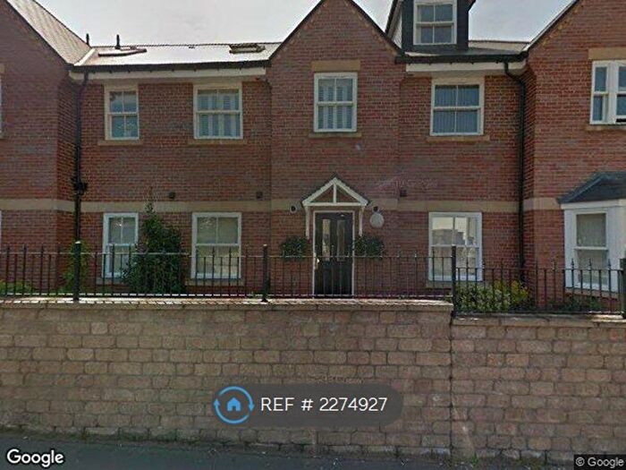 2 Bedroom Flat To Rent In Grove Court, Workshop, S80