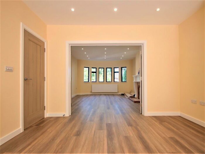 4 Bedroom Semi-Detached House To Rent In Nether Street, London, N3