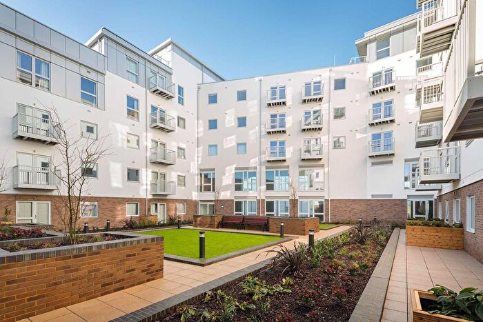 2 Bedroom Flat For Sale In Austen House, Guildford, GU1