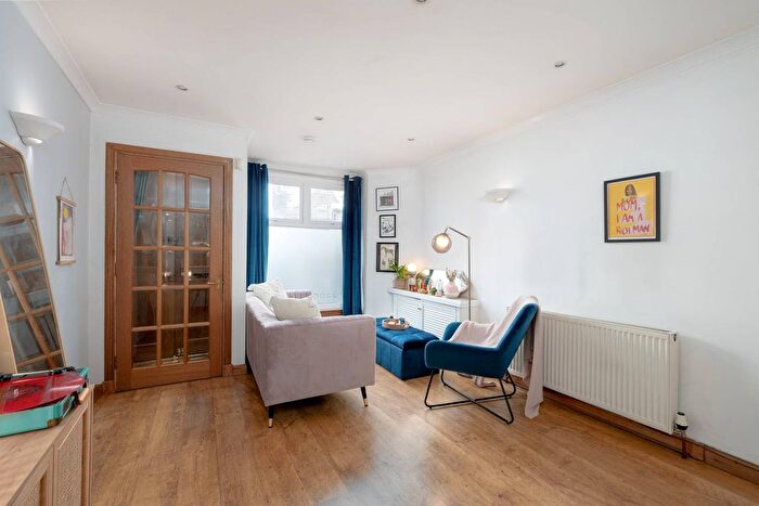 1 Bedroom Flat For Sale In Parsons Green Terrace, Edinburgh, EH8