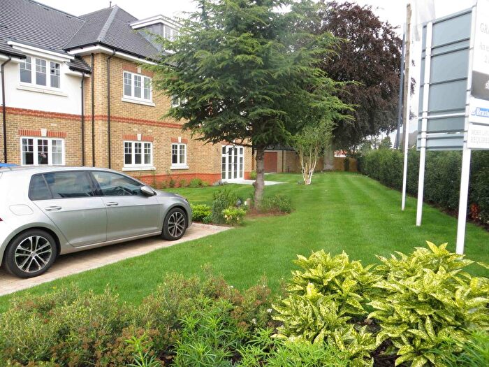 2 Bedroom Flat To Rent In Maidenhead, Cookham Road, SL6
