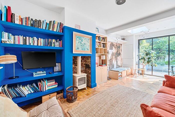 2 Bedroom Property To Rent In Grove Lane, Denmark Hill, London, SE5