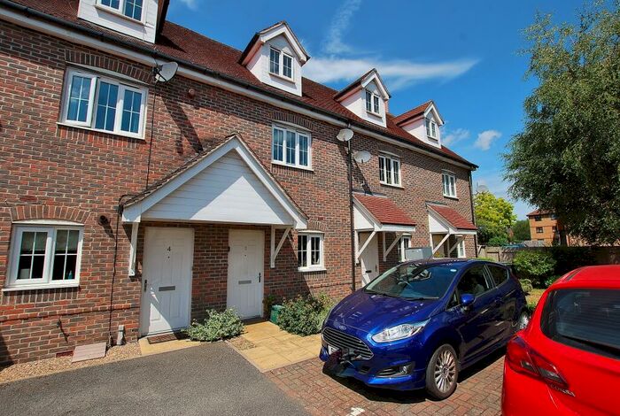 3 Bedroom Terraced House To Rent In Stoke Mill Close, Guildford, Surrey, GU1