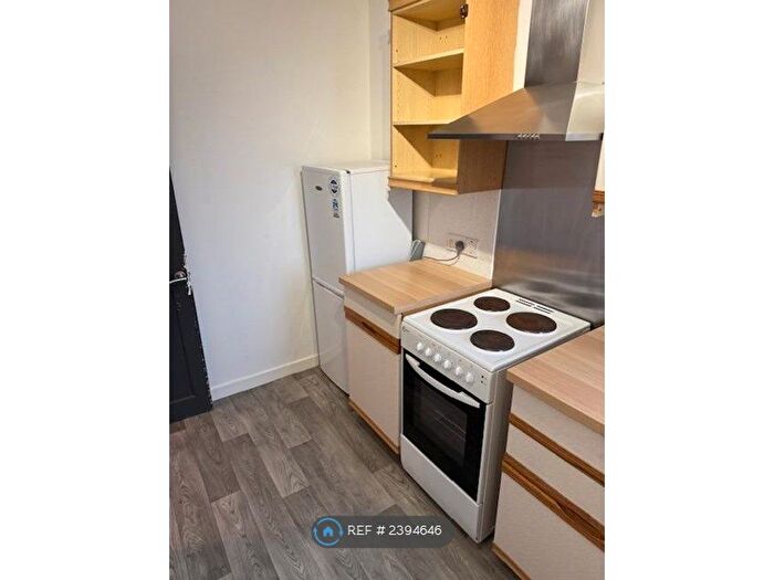 1 Bedroom Flat To Rent In Top Floor, Aberdeen, AB11