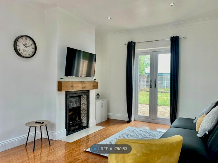 3 Bedroom Semi-Detached House To Rent In Heaton Avenue, Romford, RM3