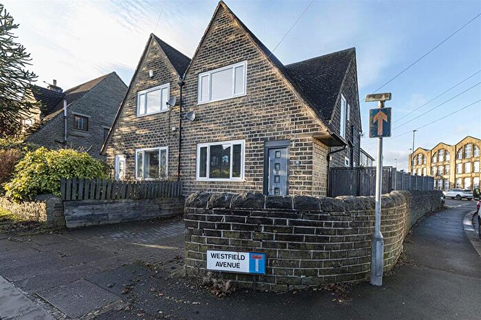 3 Bedroom Semi Detached House For Sale In Westfield Avenue, Oakes, Huddersfield, HD3