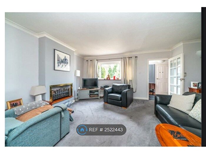 3 Bedroom Terraced House To Rent In Upton Close, Park Street, St. Albans, AL2