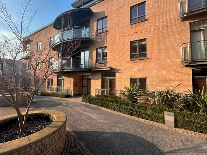 2 Bedroom Flat To Rent In Trinity Gate, Epsom Road, Guildford, GU1