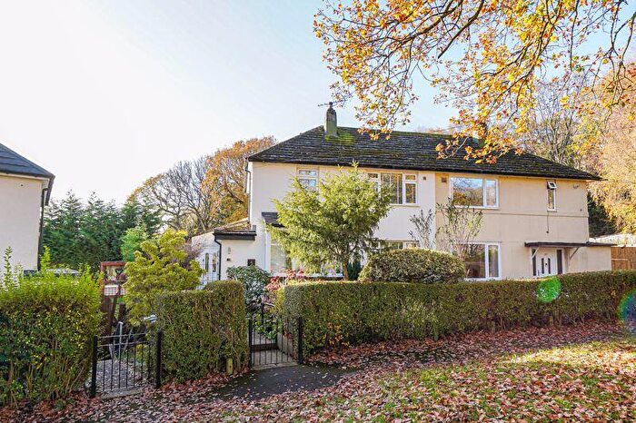 4 Bedroom Semi-Detached House For Sale In Iveson Rise, Leeds, LS16