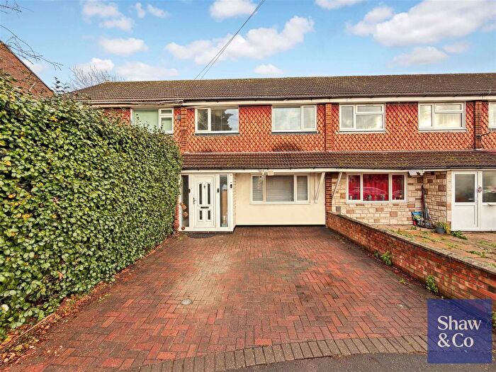 4 Bedroom Terraced House For Sale In Old Farm Close, Hounslow, TW4