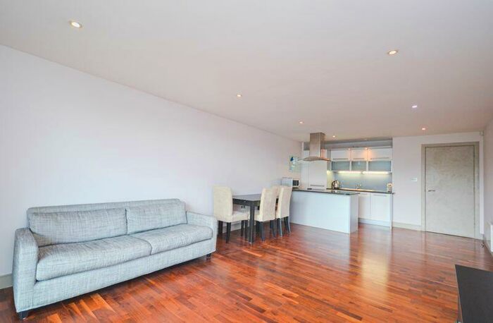 2 Bedroom Apartment To Rent In Balham Hill, London, SW12