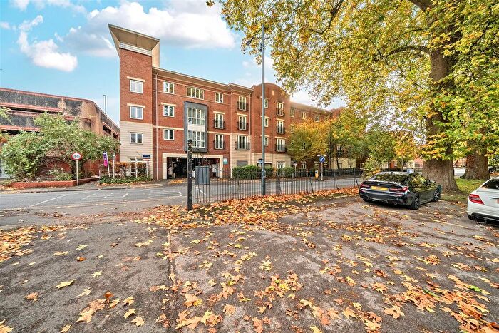 2 Bedroom Flat For Sale In Grenfell Road, Maidenhead, SL6