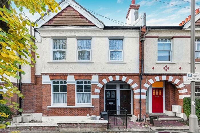 4 Bedroom Flat To Rent In Idlecombe Road, London, SW17