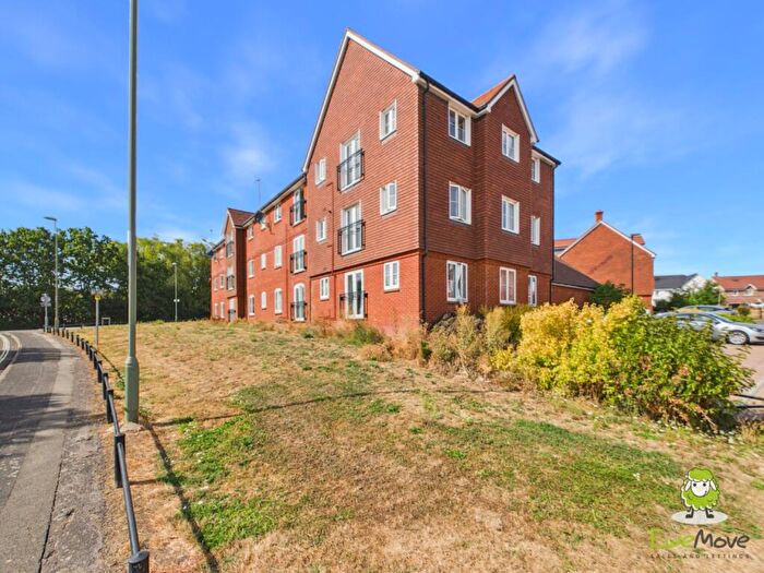 2 Bedroom Flat For Sale In Coliseum Court, Appian Way Chineham, Chineham, Basingstoke, Hampshire, RG24