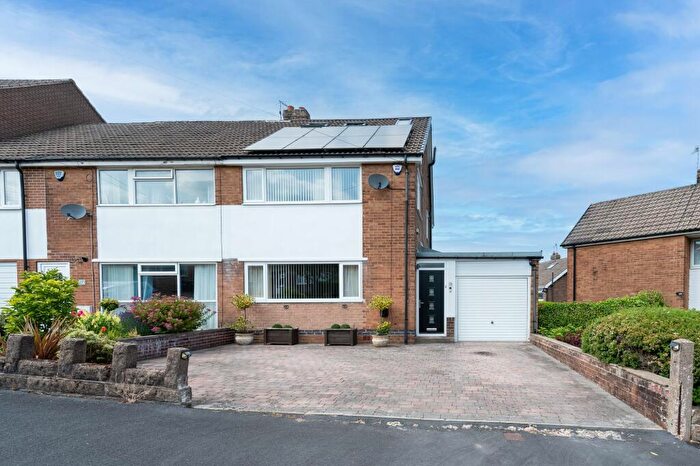 4 Bedroom Semi Detached House For Sale In Rosamond Drive, Bradway, S17