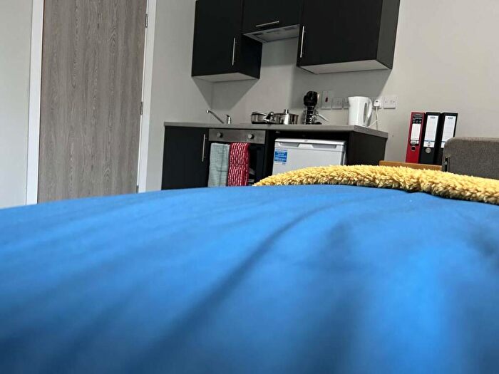 1 Bedroom Private Hall To Rent In Fenham Hall Drive, Newcastle Upon Tyne, NE4