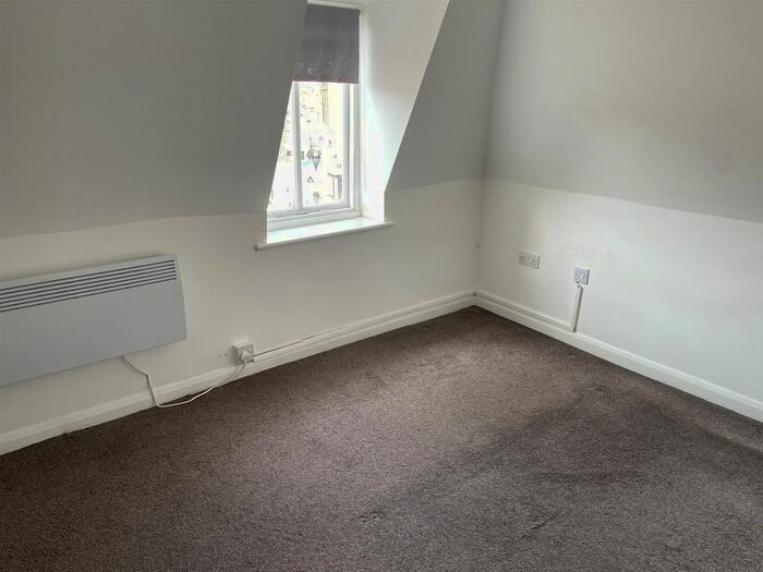 2 Bedroom Flat To Rent In Tindal Street, Chelmsford, CM1