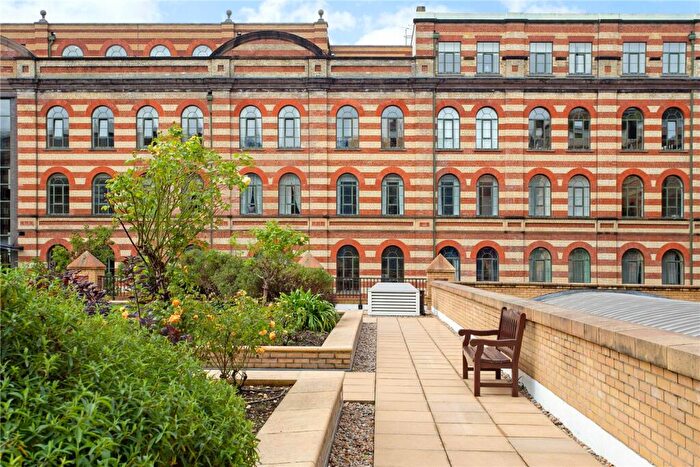 1 Bedroom Apartment To Rent In Brasenose Drive, SW13