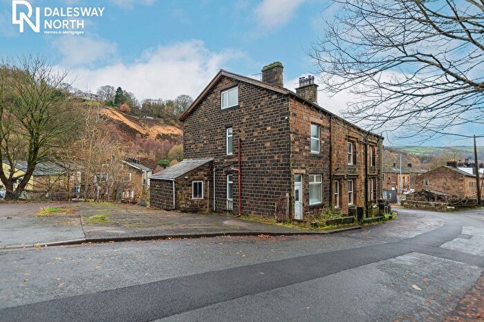 3 Bedroom Semi Detached House For Sale In Knowlwood Road, Todmorden, OL14