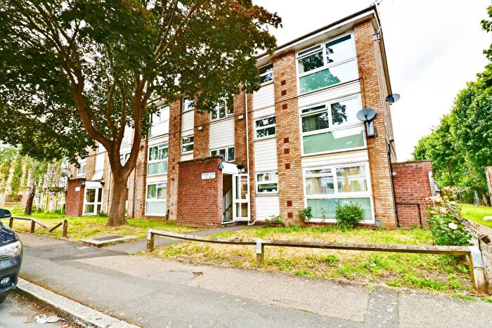 2 Bedroom Flat To Rent In Howard Road, Bromley, Kent, BR1