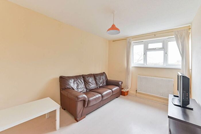 1 Bedroom Flat For Sale In Gideon Road, Battersea, London, SW11