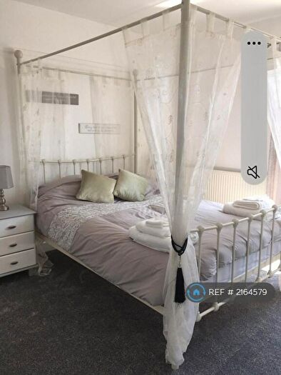 3 Bedroom Semi-Detached House To Rent In Morton Road, Lowestoft, NR33