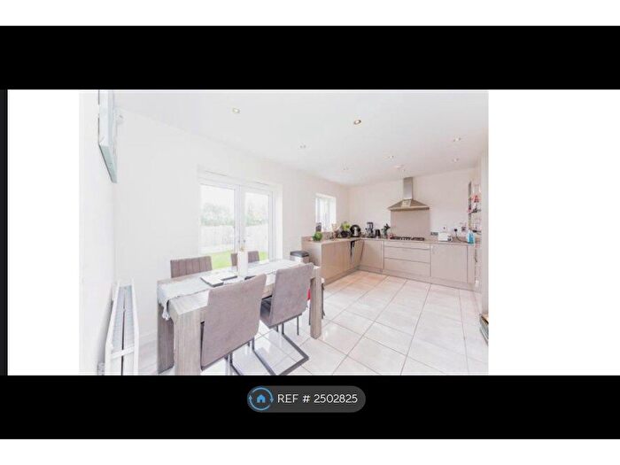 4 Bedroom Detached House To Rent In New Lincoln Road, Ellesmere Port, CH65