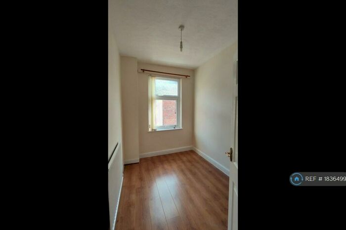 3 Bedroom Terraced House To Rent In Moorside Street, Droylsden, Manchester, M43