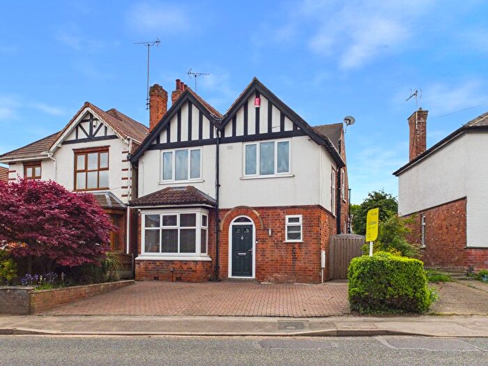 4 Bedroom Link Detached House For Sale In Alfreton Road, Sutton-In-Ashfield, Nottinghamshire, NG17