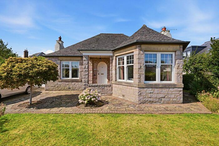 3 Bedroom Detached Bungalow For Sale In House O'Hill Avenue, Edinburgh, EH4