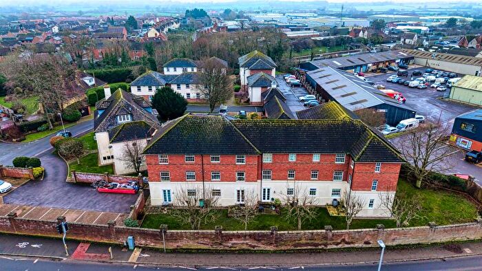 2 Bedroom Flat For Sale In Newbury, Gillingham, SP8