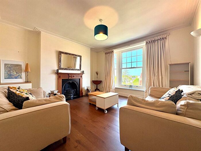 2 Bedroom Flat To Rent In Lower Richmond Road, London, SW15