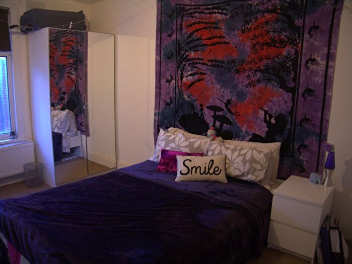 2 Bedroom Property To Rent In Thornville View, LS6