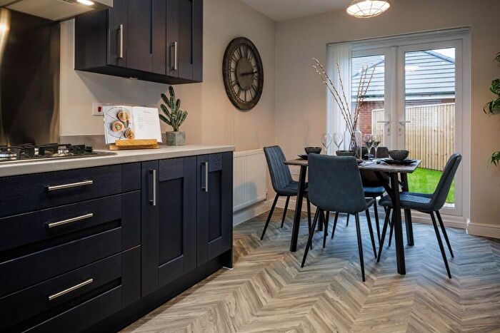 3 Bedroom Semi-Detached House For Sale In The Cawsey, Penwortham, Preston, PR1