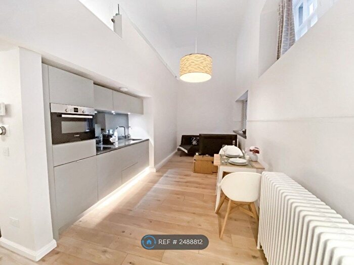 1 Bedroom Flat To Rent In Mcdonald Road, Edinburgh, EH7