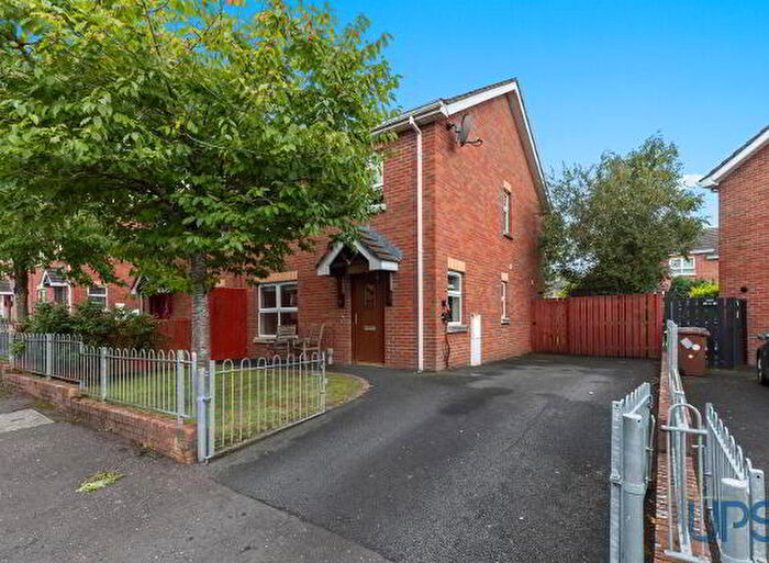 3 Bedroom Semi-Detached House For Sale In Windermere Avenue, Lisburn, BT28