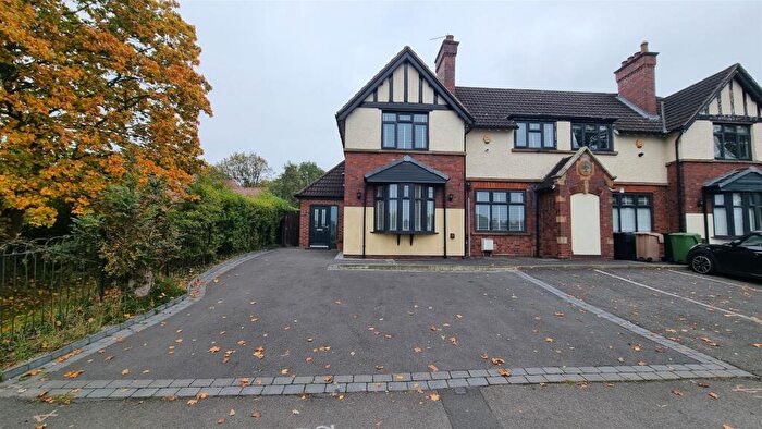 5 Bedroom Semi-Detached House For Sale In Alcester Road, Wythall, B47
