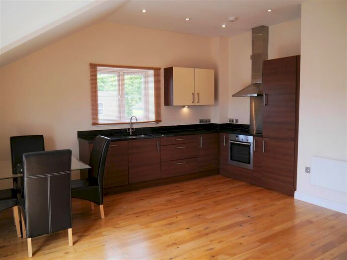 2 Bedroom Flat To Rent In Roundhay Court, Sutherland Avenue, Roundhay, LS8