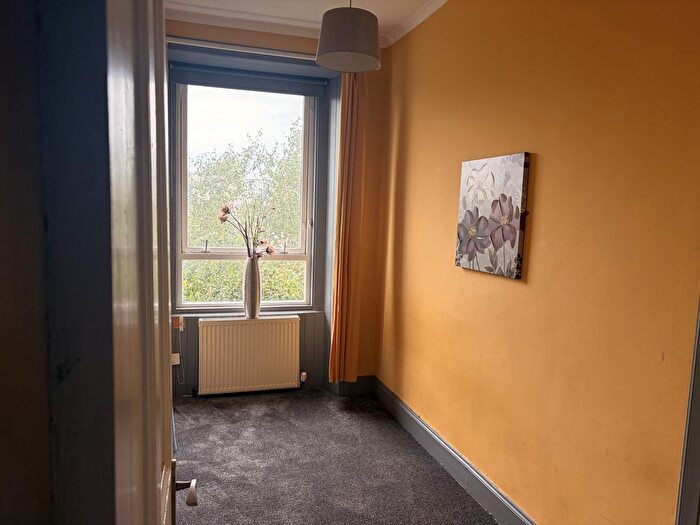 2 Bedroom Flat To Rent In /, Meadowbank, Edinburgh, EH8