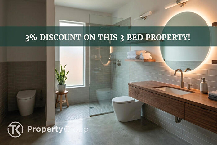3 Bedroom Apartment For Sale In Manchester, Trafford, (), M16