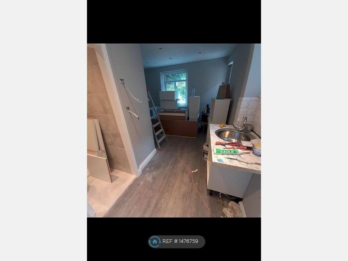 Studio To Rent In Connaught Road Studio Minutes Euston, London, NW10