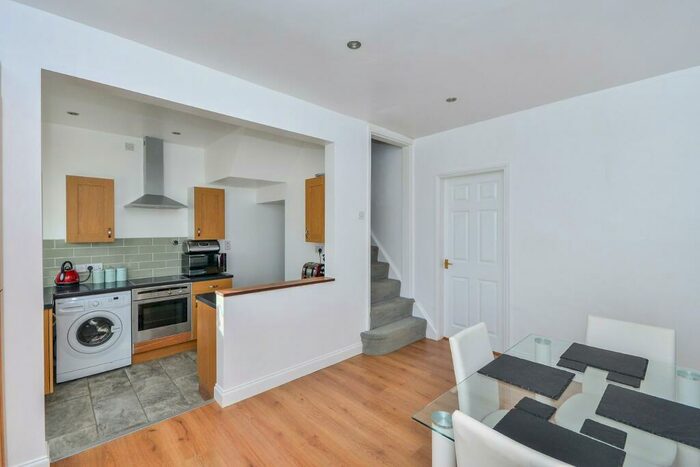 3 Bedroom Terraced House To Rent In Devonshire Street, NG19