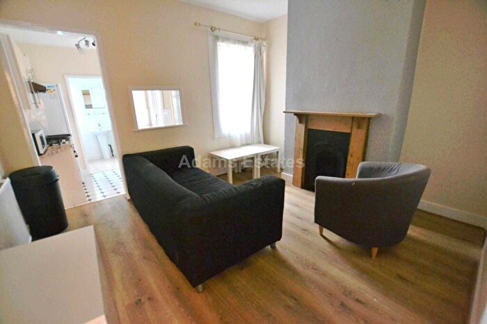 4 Bedroom Terraced House To Rent In Cardigan Road, Reading, RG1