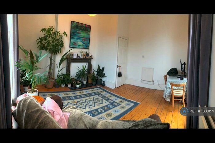 2 Bedroom Flat To Rent In Stamford Grove West, London, N16