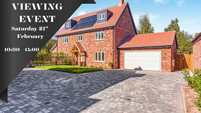 5 Bedroom Detached House For Sale In Wharf Farm, Dickens Heath Road, B90