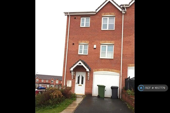 3 Bedroom Semi-Detached House To Rent In Manderston Chase, Armley, Leeds, LS12