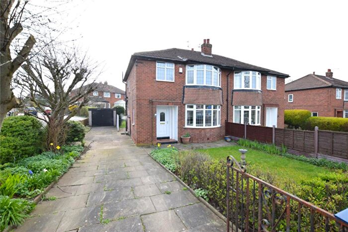3 Bedroom Semi Detached House For Sale In Ring Road, Halton, Leeds, West Yorkshire, LS15