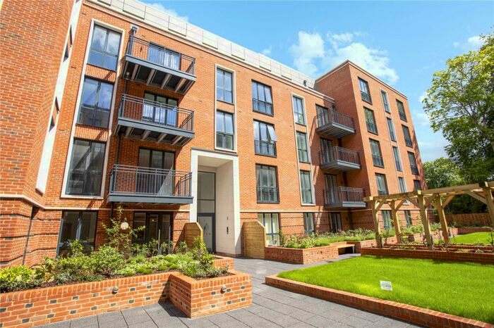 2 Bedroom Apartment To Rent In Guinevere House, Fellowes Rise, Winchester, Hampshire, SO22