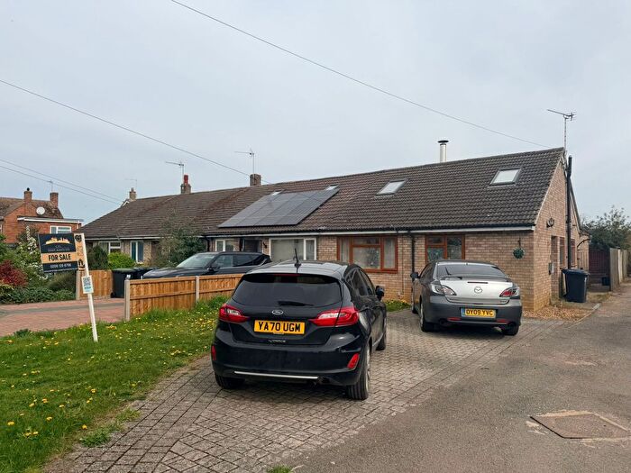3 Bedroom Bungalow For Sale In Linden Close, Ely, Cambridgeshire, CB6