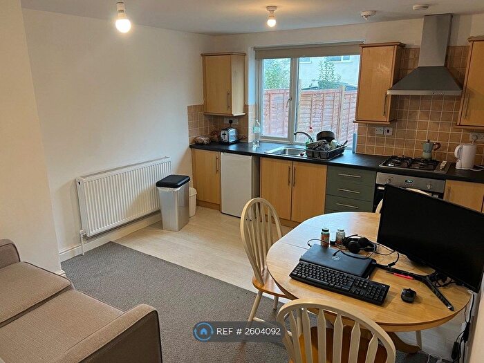 1 Bedroom Flat To Rent In Marshfield Road, Bristol, BS16